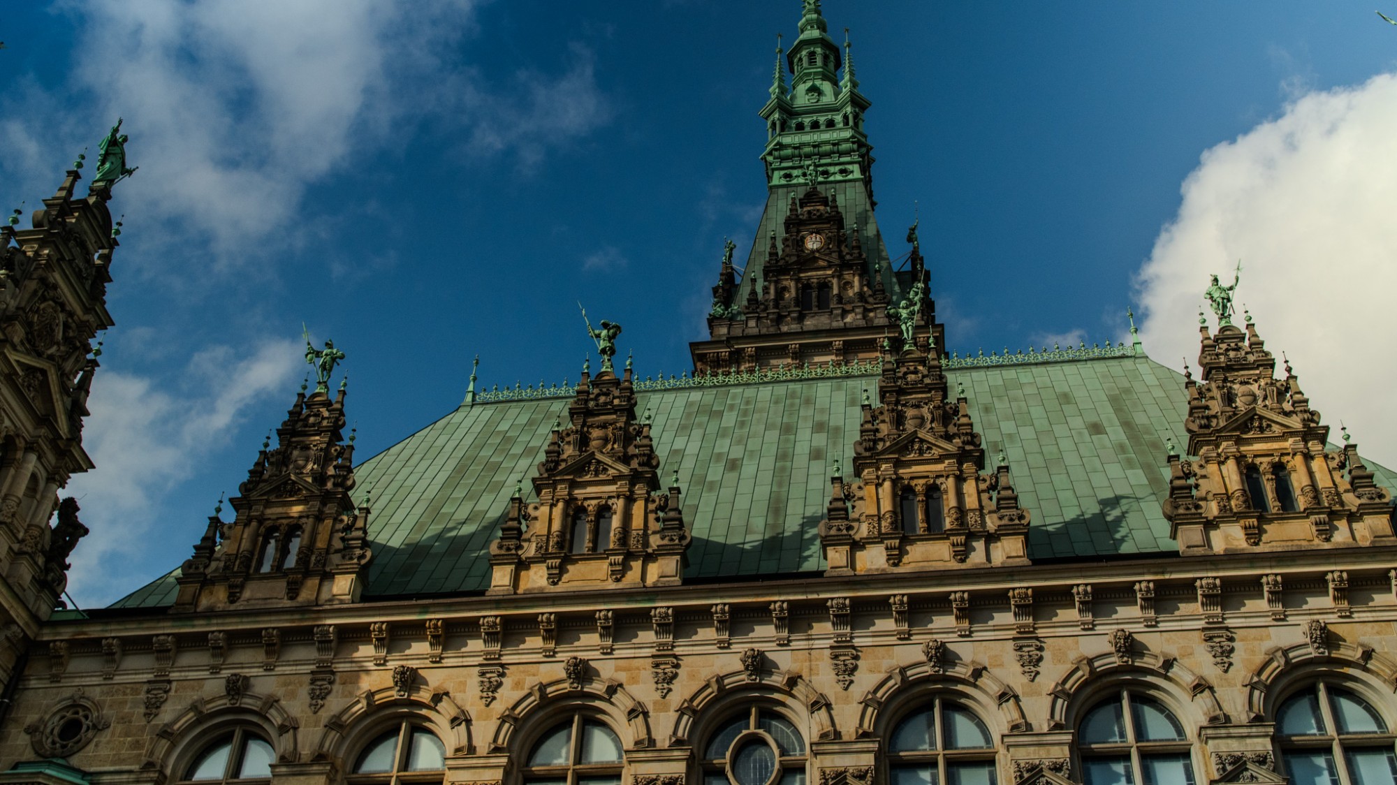 Fassade und Turm des Hamburger Rathauses